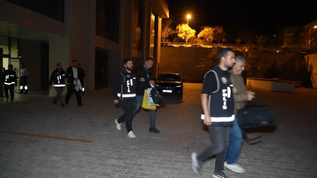 AK Party Mayor Ahmet Sungur was arrested