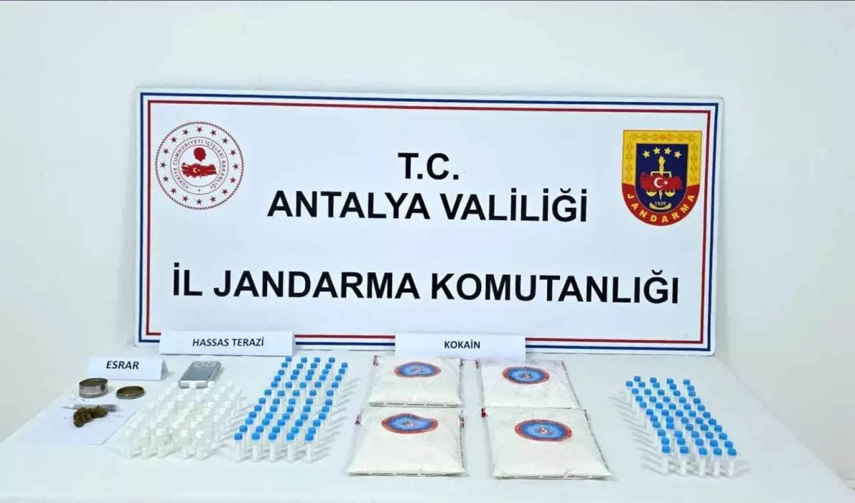 Antalya'da Jandarma Operasyonunda Uyuşturucu Ele Geçirildi