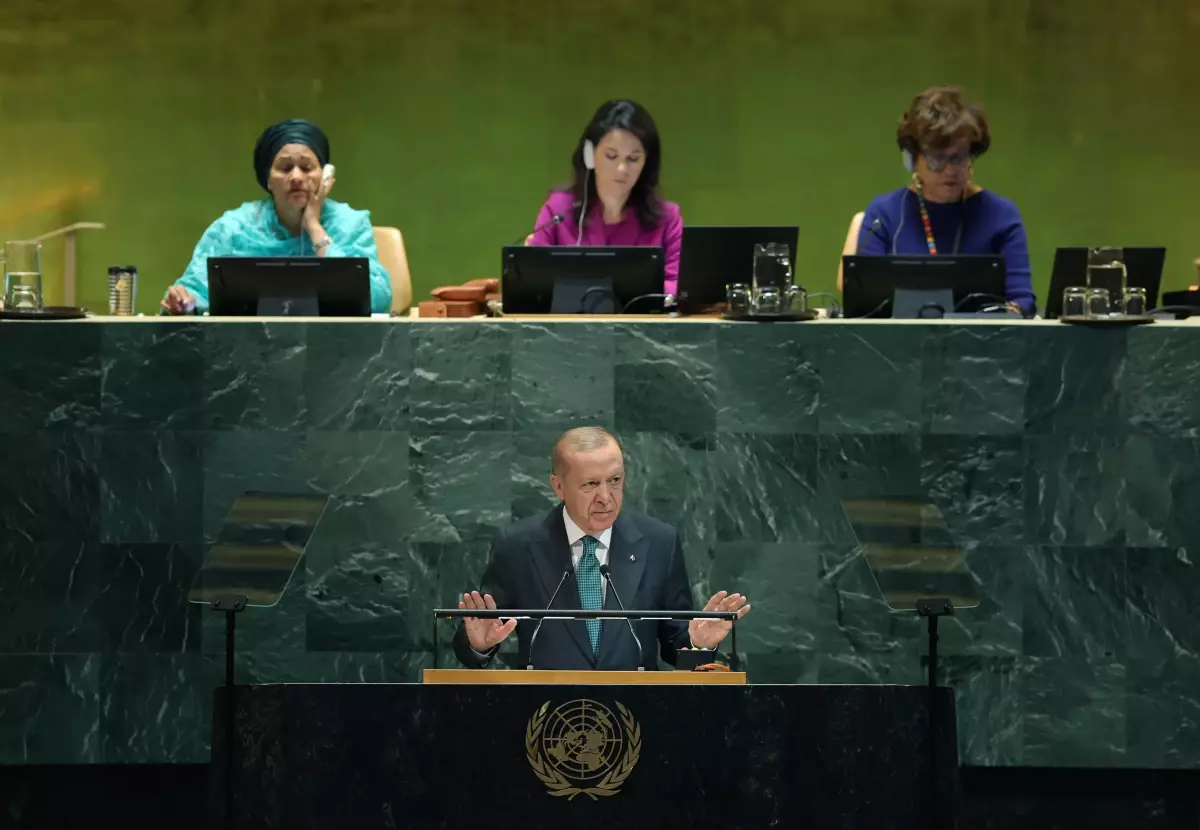 Cumhurbaşkanı Erdoğan: Gazze'de yaşanan barbarlığa karşı sesini yükseltmeyen herkes bu vahşetin sorumluluğuna ortaktır