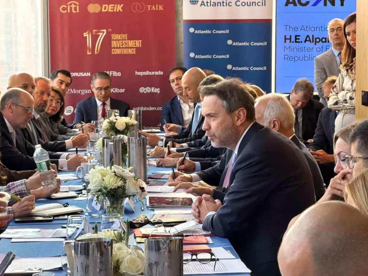 Bakan Bayraktar: Rüzgar ve Güneş Enerjisinde 120 GW Hedefliyoruz