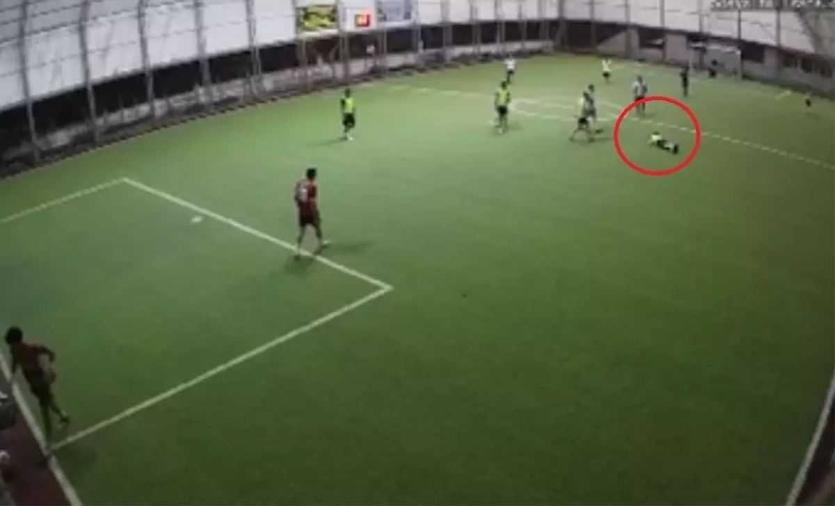Futbol Maçında Kalp Krizi Geçiren Polis Memuru Hayatını Kaybetti