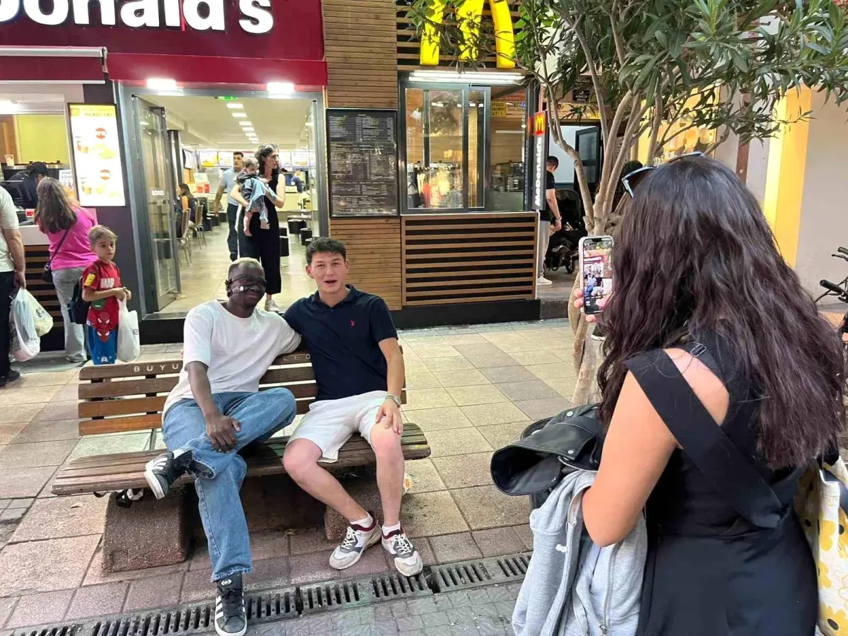 Eskişehir'deki 'Osimhen Bankı' İlgi Odağı Oldu