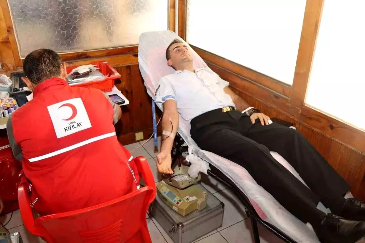 Jandarma, Kızılay'ın Kan Bağışı Kampanyasına Destek Verdi