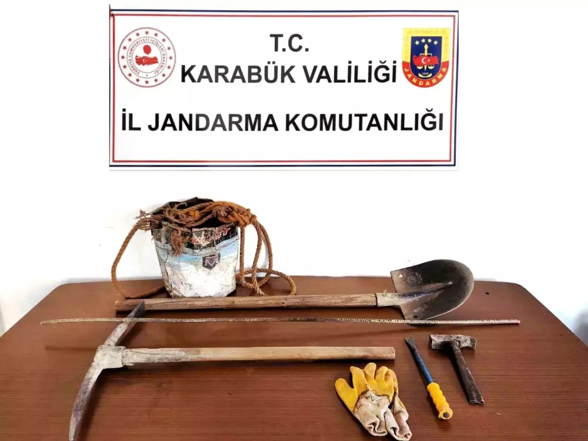 Karabük'te İzinsiz Kazı Yapan İki Şüpheli Suçüstü Yakalandı