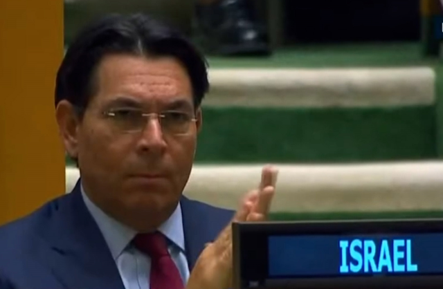 The only person in the large hall who approved Trump's words: First nodded, then applauded