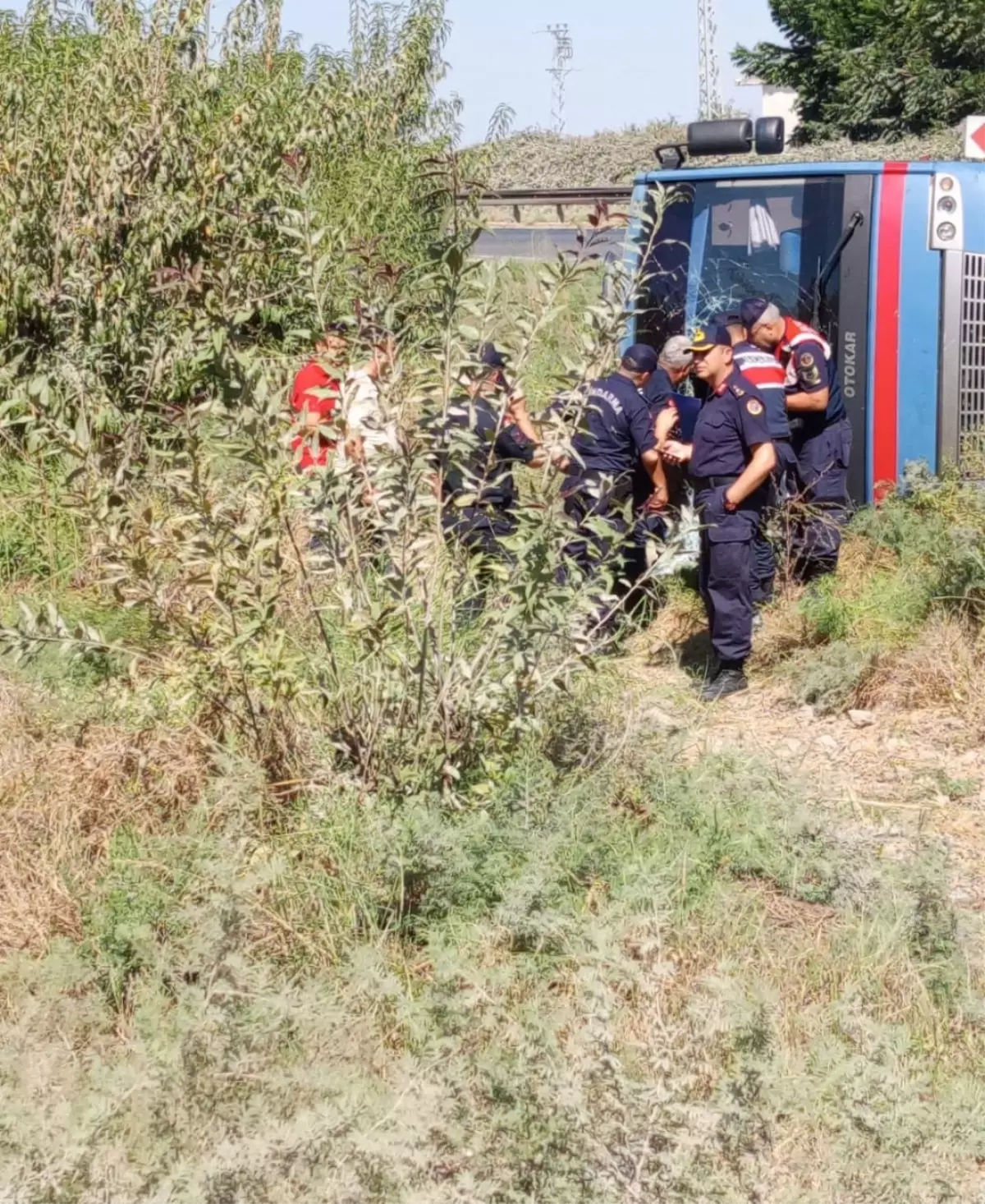 Mersin'de Cezaevi Ring Aracı Devrildi: 12 Yaralı