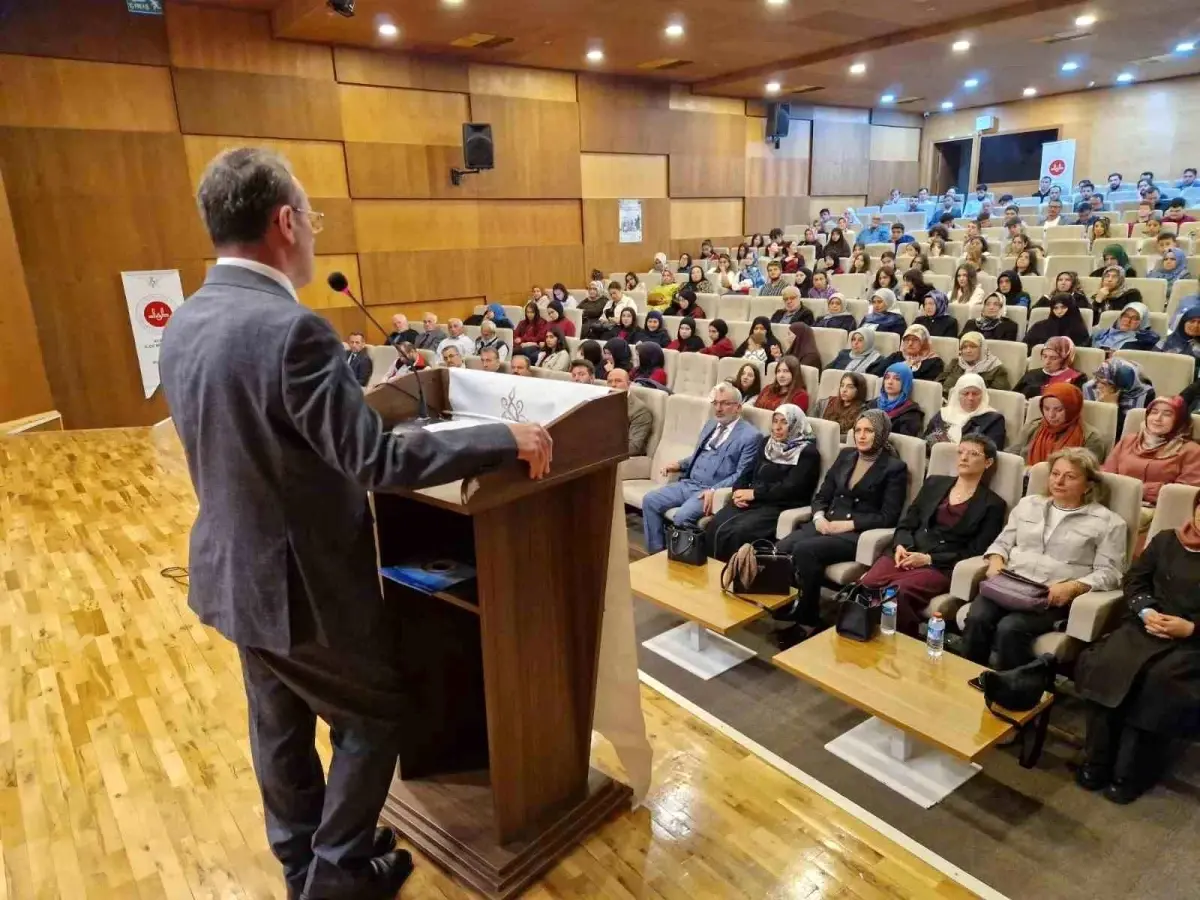 Sinop'ta 'Peygamberimiz ve Aile' Konferansı Düzenlendi