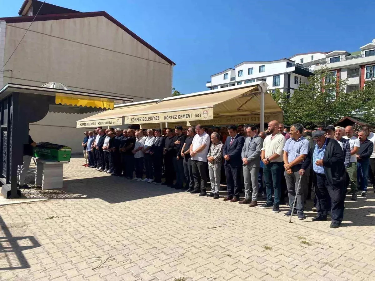 Kocaeli'de 78 Yaşındaki Binnaz Kaya Son Yolculuğuna Uğurlandı