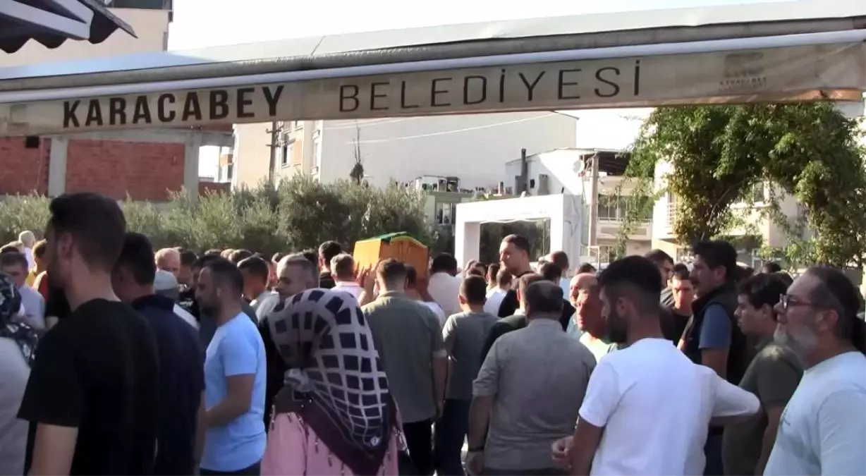 Bursa'da Yangında Hayatını Kaybedenler Son Yolculuğuna Uğurlandı