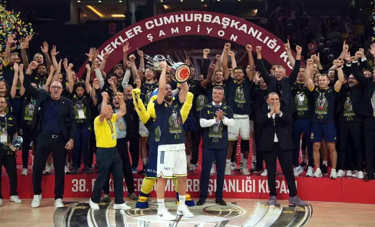 Fenerbahçe Beko, 38. Erkekler Cumhurbaşkanlığı Kupası'nda Şampiyon Oldu