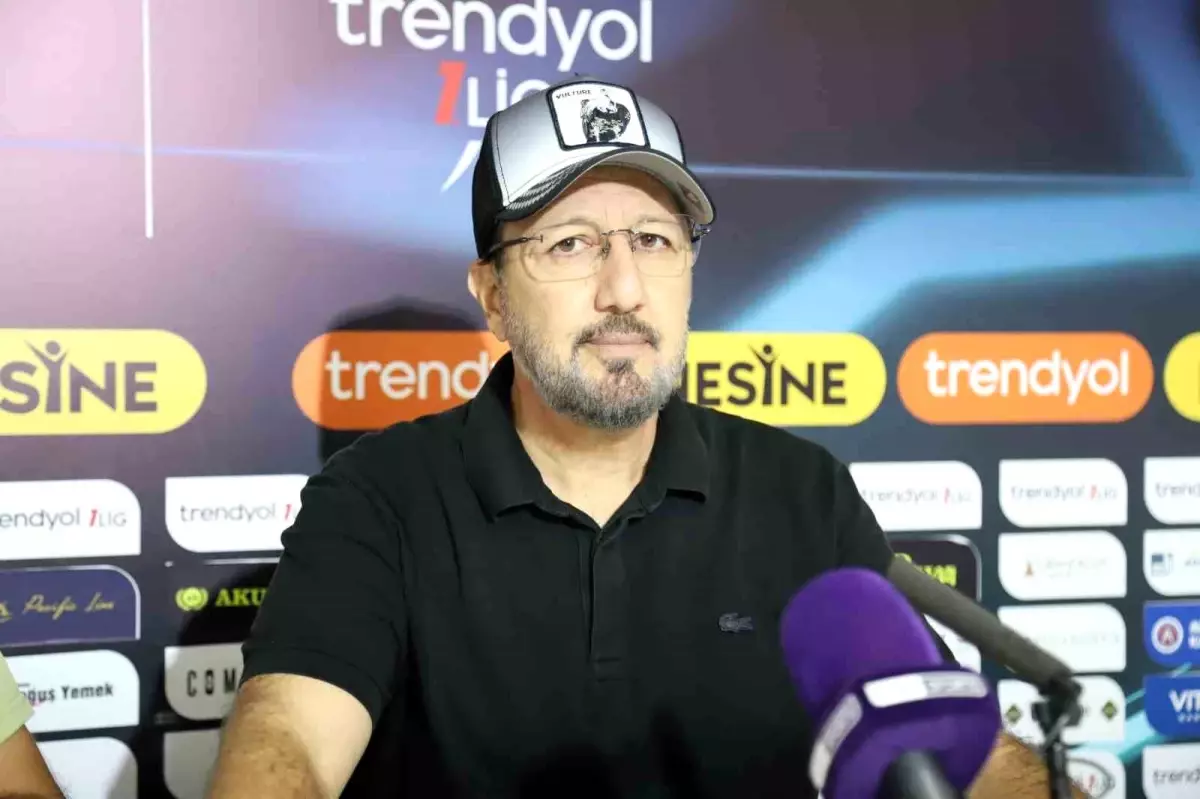 Bandırmaspor, Manisa FK'ya 4-1 Mağlup Oldu: Teknik Direktörlerin Açıklamaları