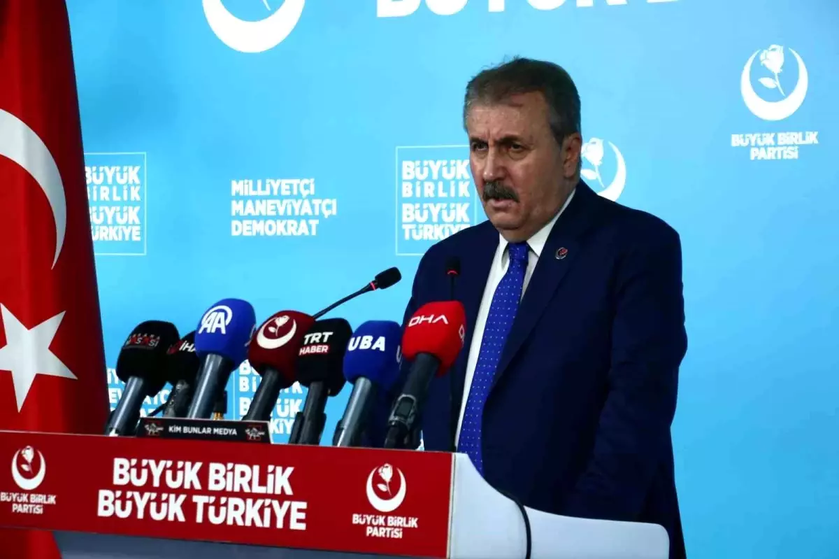 Mustafa Destici'den İslam Ülkelerine Sert Eleştiri: 'Korkaklık ve İkiyüzlülük Var'