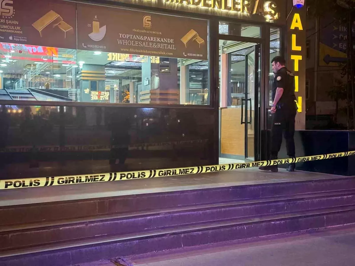 Beylikdüzü'nde Kuyumcuya Silahlı Saldırı