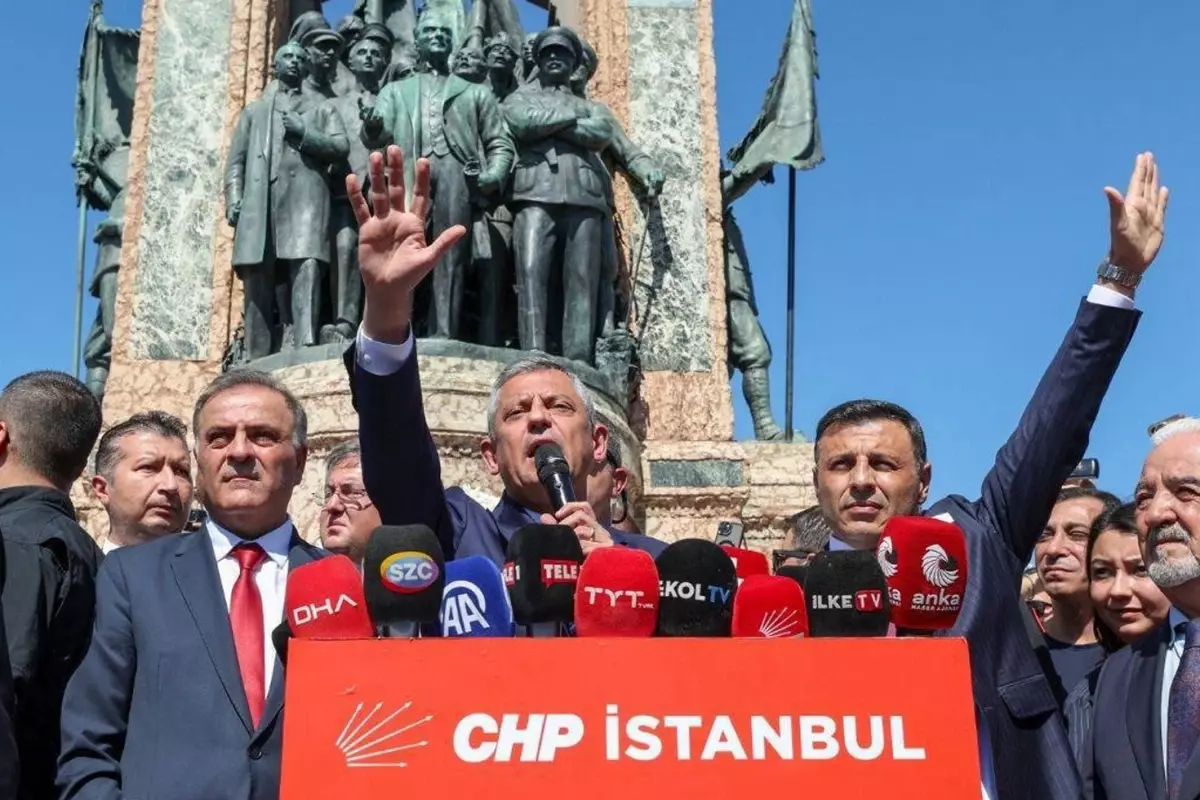 Mahkeme 'durulsun' dedi, CHP İstanbul Kongresi başladı