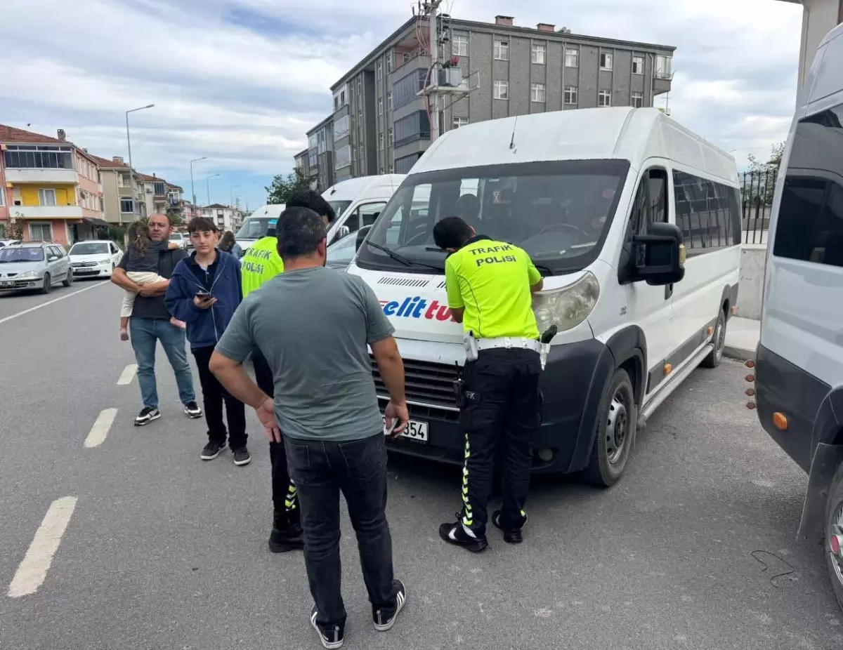 Karasu'da Okul Servislerine Sıkı Denetim Başladı