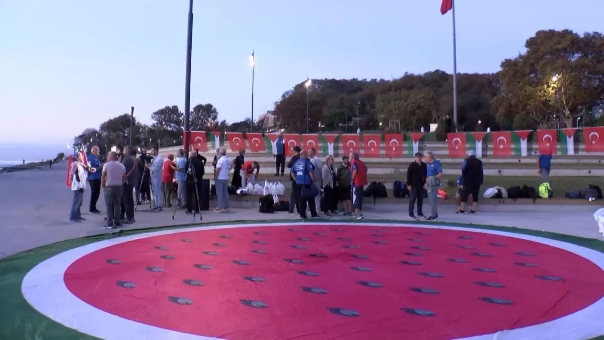 Açık Su Yüzücüleri, Filistin İçin Kulaç Attı