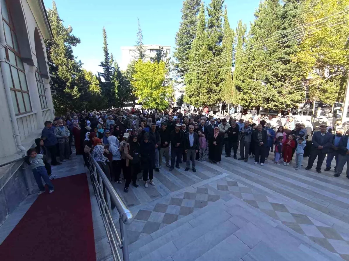 Kütahya'dan 31 Kişilik Umre Kafilesi Kutsal Topraklara Uğurlandı