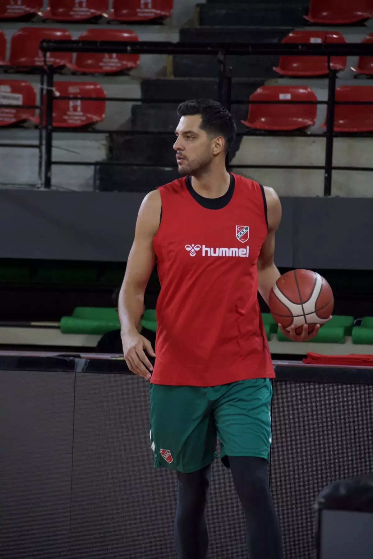 Karşıyaka'da Egemen Güven'in Tedavisi Sürüyor