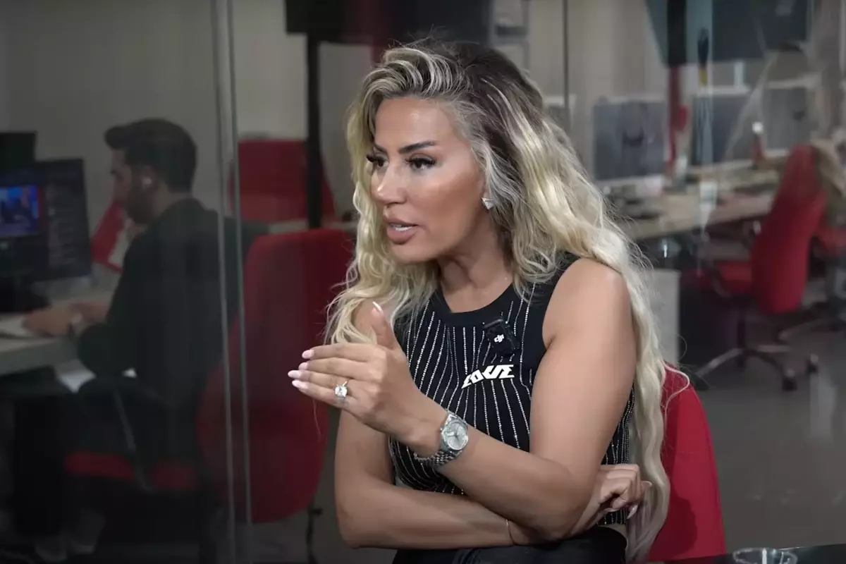 Şarkıcı Maral'dan şoke eden itiraf: Müziğimle siyasi mesaj vermem istendi, uyarılar aldım