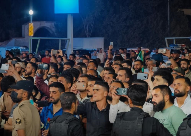 The Syrian people gathered in the squares to listen to Shara's speech at the UN