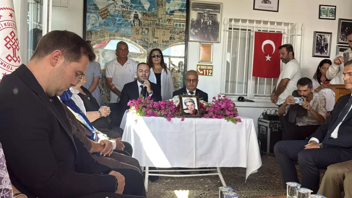 Zeki Müren Bodrum'da dualarla anıldı