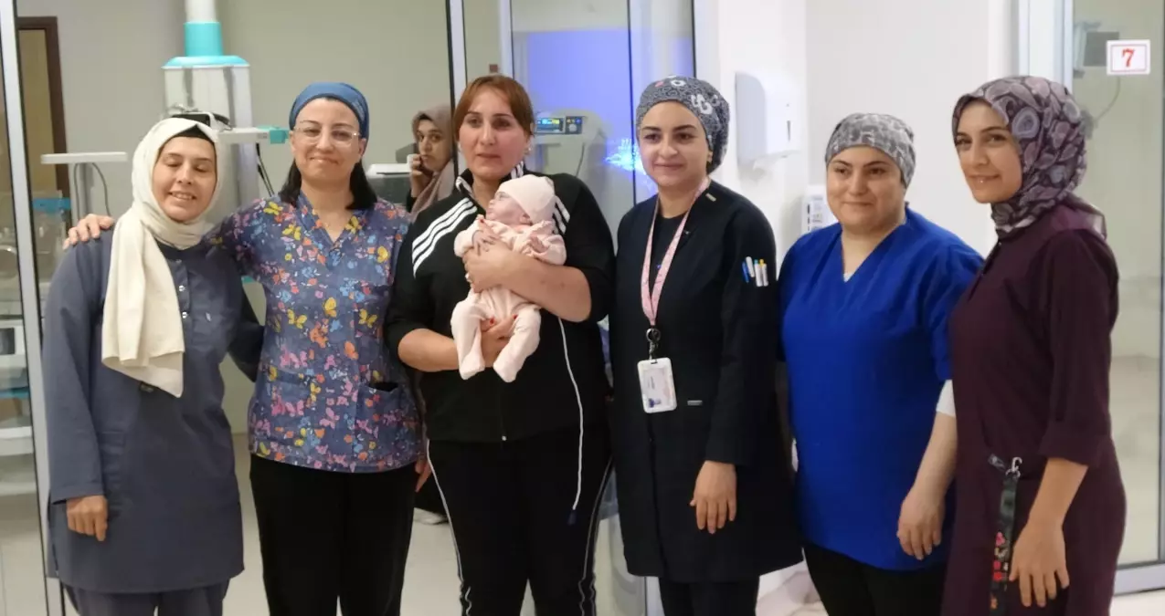 780 Gram Doğup Kalp Ameliyatı Geçiren Elfin Maral Bebek Sağlığına Kavuştu