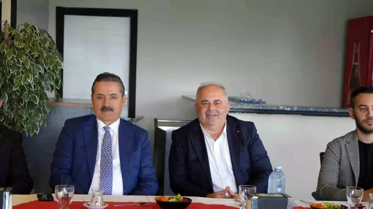 Faruk Çelik, Çatalca'da Türkiye Yüzyılı Buluşmaları'nda Vatandaşlarla Bir Araya Geldi
