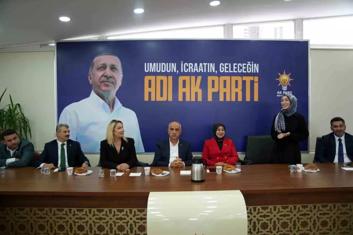 AK Parti Milletvekilleri Beylikdüzü'nde Vatandaşlarla Buluştu