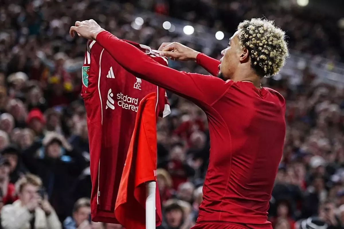 Formasını çıkarıp kırmızı görmüştü, Liverpool, Ekitike'ye cezayı kesti