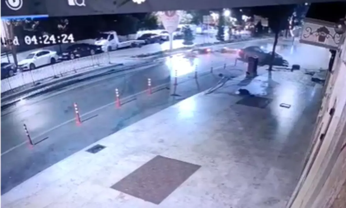Isparta'da Alkollü Sürücü İşletmeye Daldı, Genç Kız Kıl Payı Kurtuldu