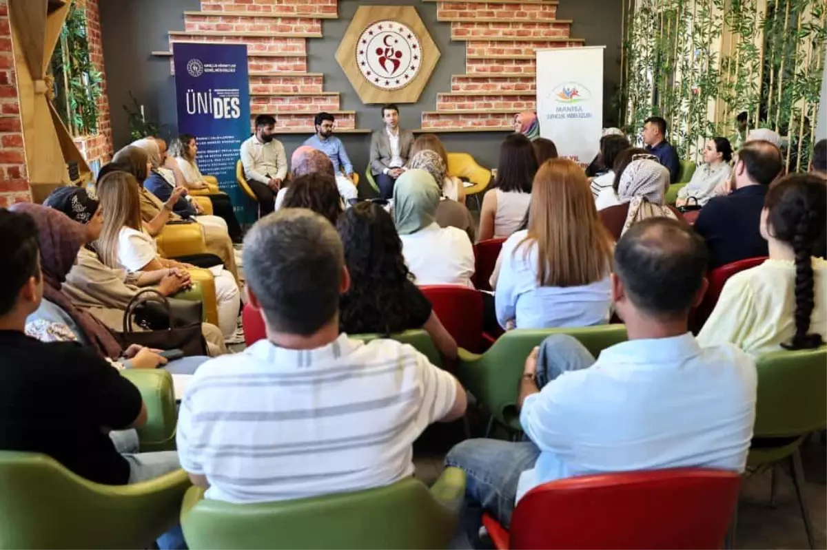 Gençlik ve Spor Bakanı Efendioğlu, Manisa'daki Gençlerle Buluştu