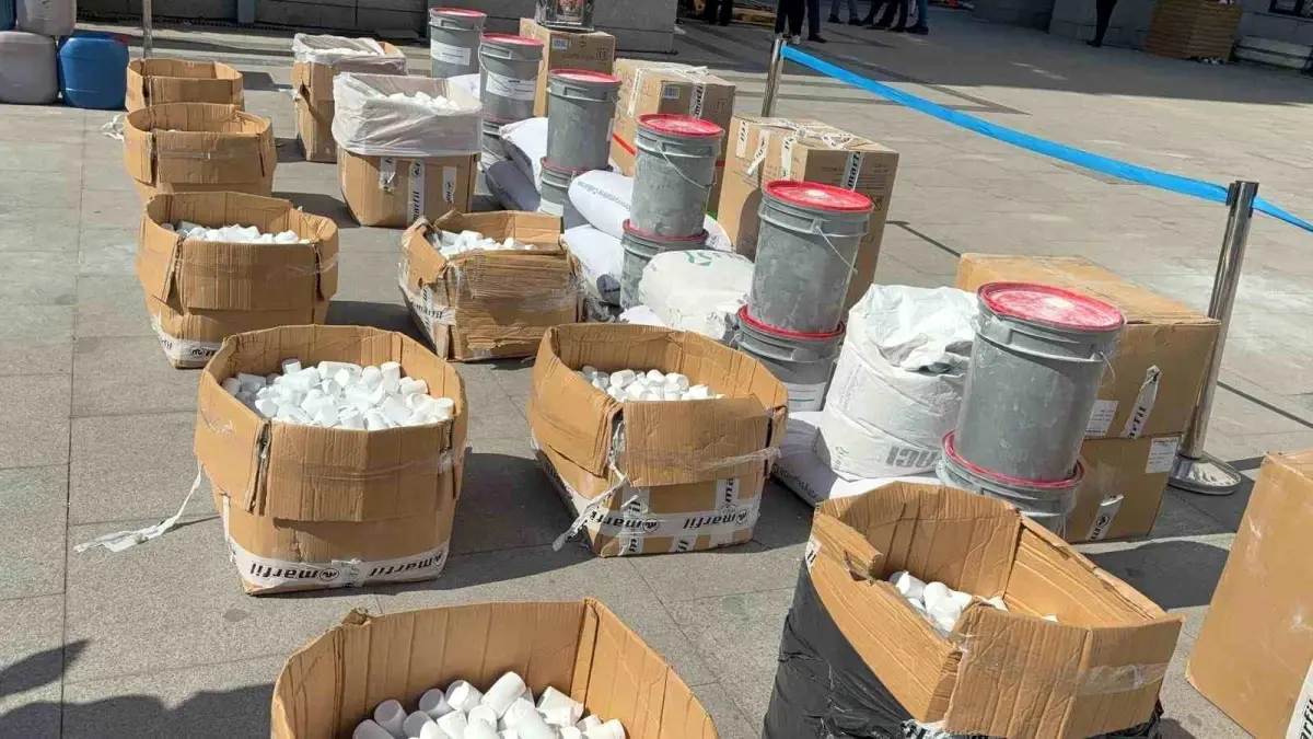 İstanbul'da Uyuşturucu Operasyonunda 13 Şüpheli Tutuklandı