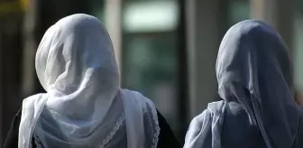 KKTC'de liselerde başörtüsünü serbest bırakan tüzüğü Anayasa Mahkemesi iptal etti
