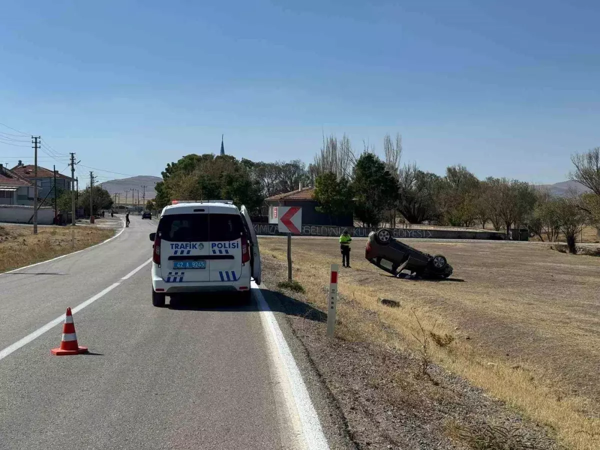 Konya'da Kontrolden Çıkan Otomobil Şarampole Devrildi: 4 Yaralı