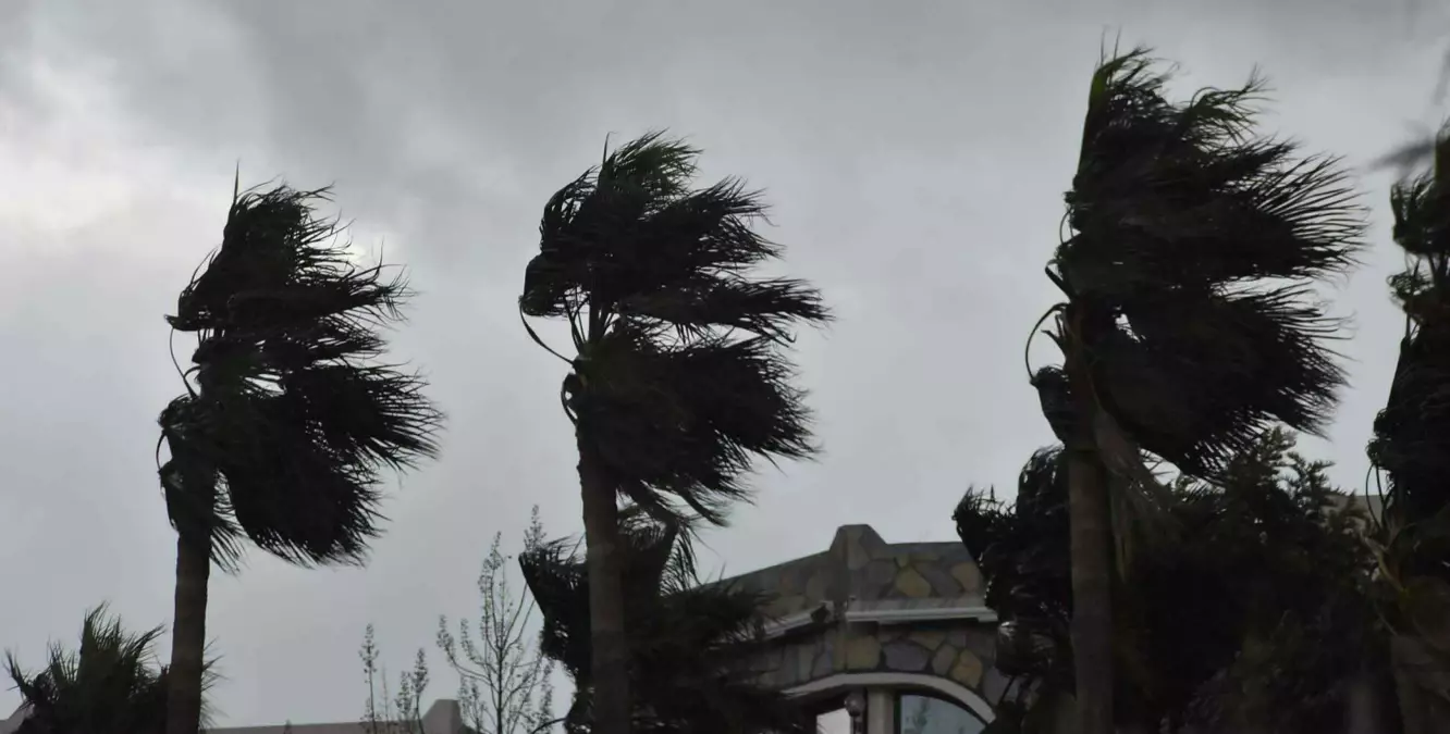 Meteoroloji saat vererek uyardı: Çok kuvvetli fırtına geliyor