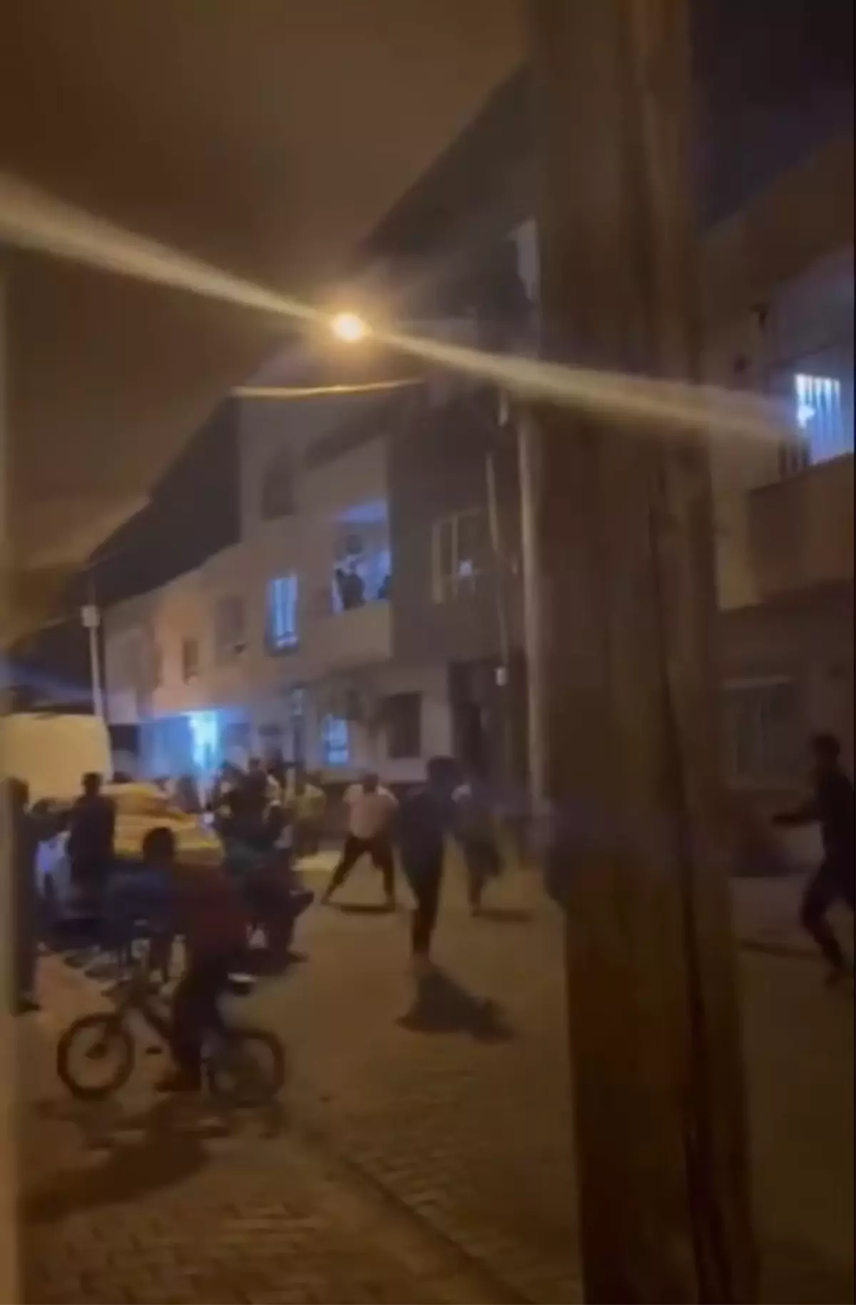 Kızıltepe'de Gruplar Arası Kavga: 3 Yaralı