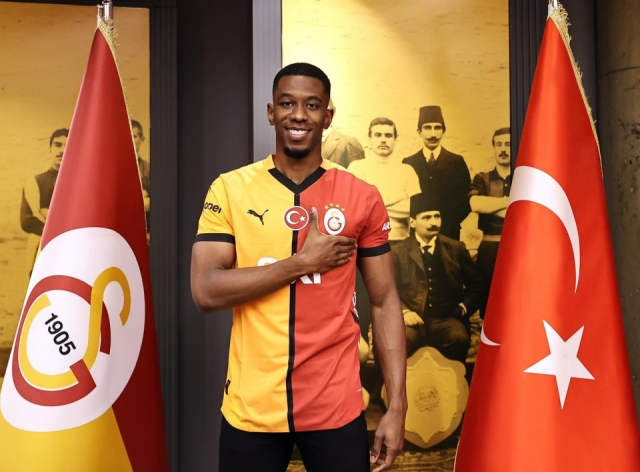 The player whom Okan Buruk did not look at is showing off in his new team
