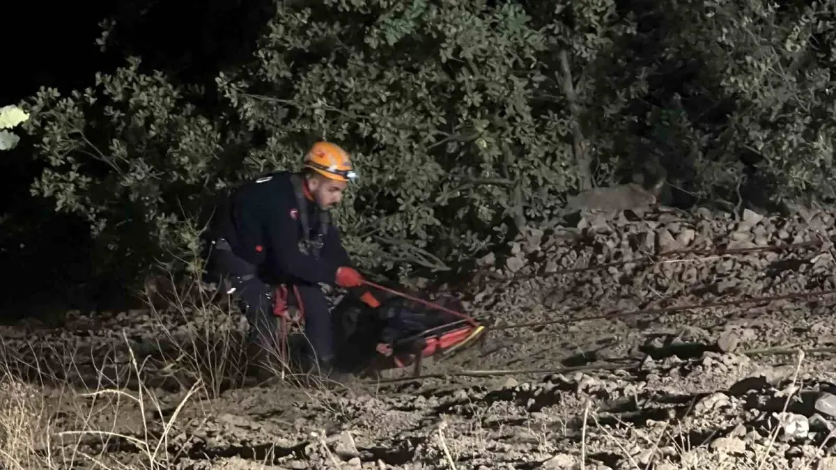 Sivas'ta Uçuruma Yuvarlanan Araçta 4 Kişi Hayatını Kaybetti