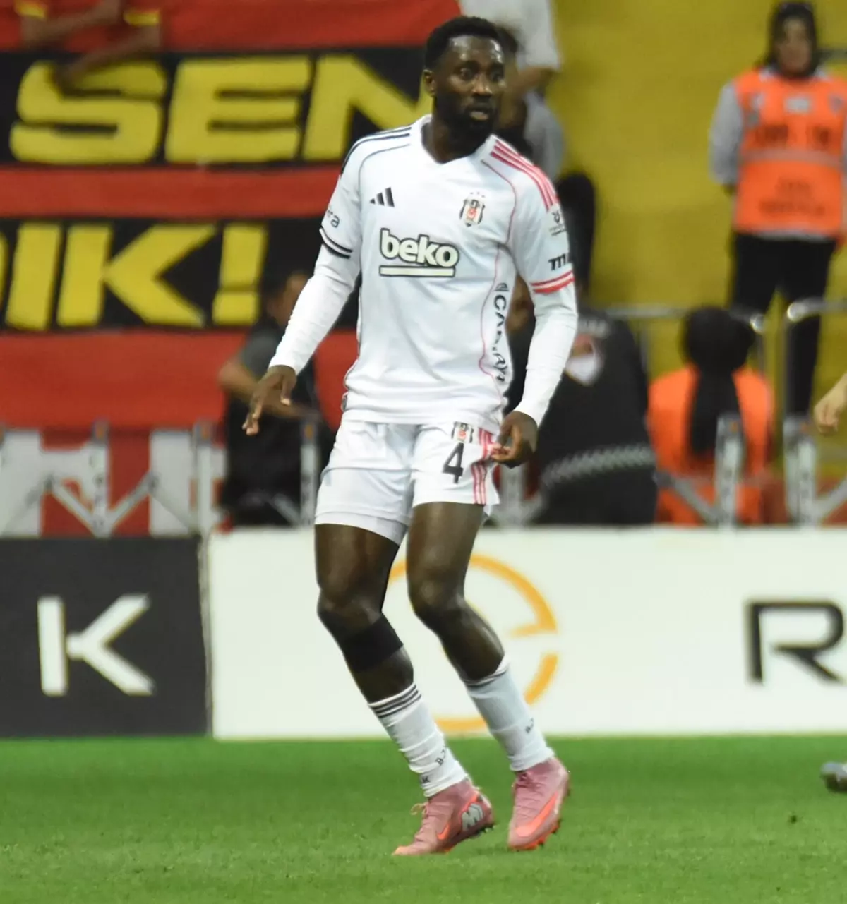 Beşiktaş, Kayserispor'u 4-0 Mağlup Etti