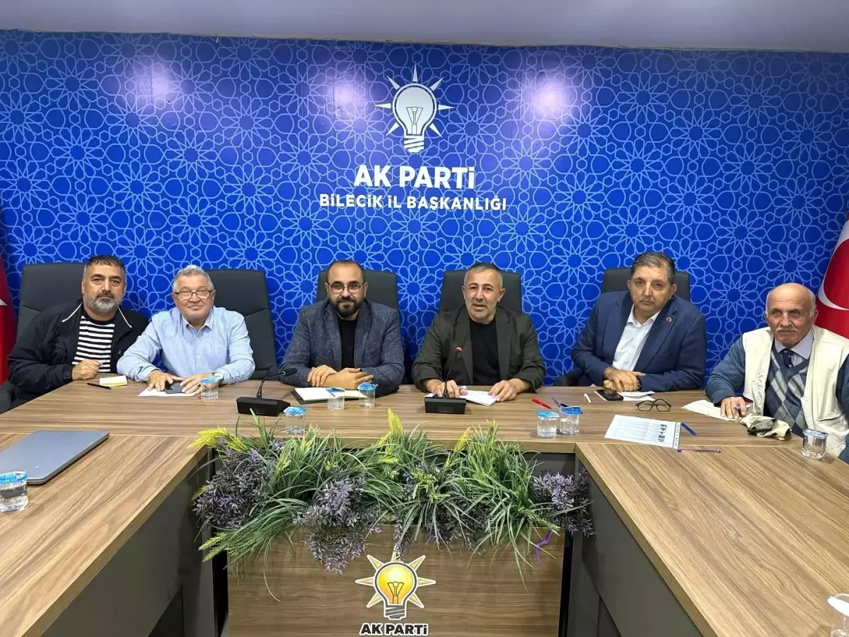 AK Parti Bilecik Merkez İlçe Yönetim Kurulu Toplantısı Gerçekleştirildi