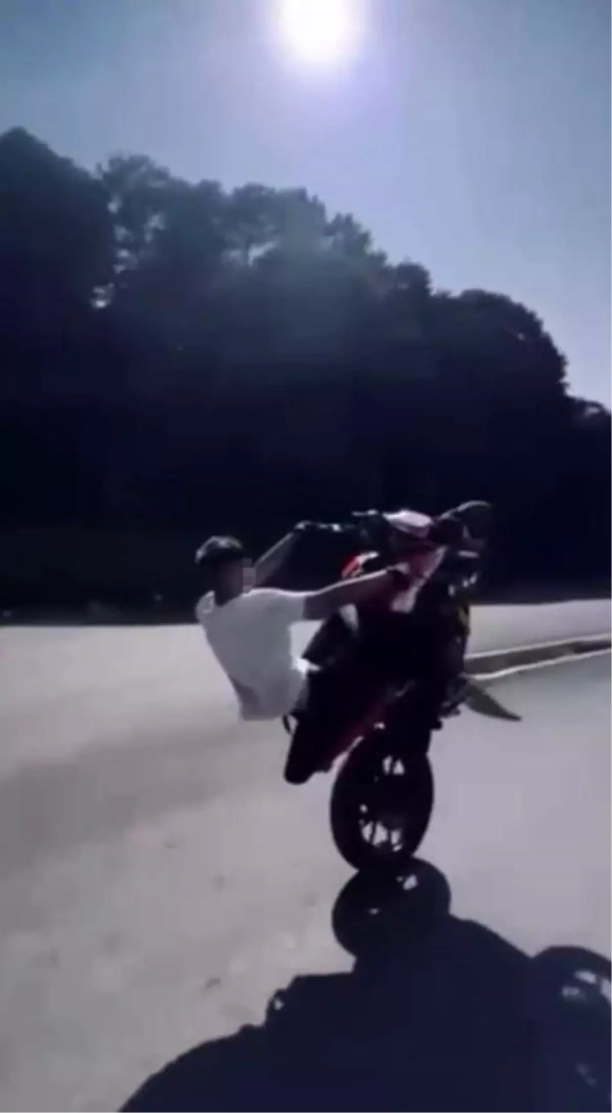Motosikletli Akrobatik Hareketler Yapan Şahsa 73 Bin Lira Ceza