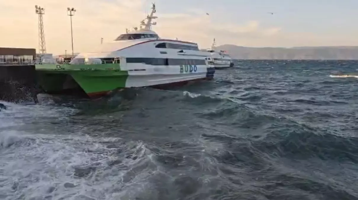 Bursa'da deniz otobüsleri seferleri olumsuz hava koşulları nedeniyle iptal edildi