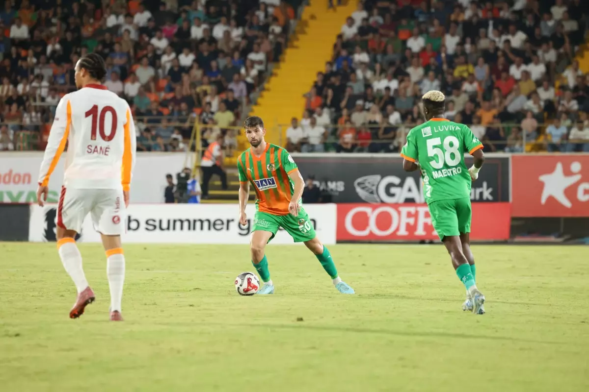 Galatasaray, Alanyaspor'u 1-0 Mağlup Etti