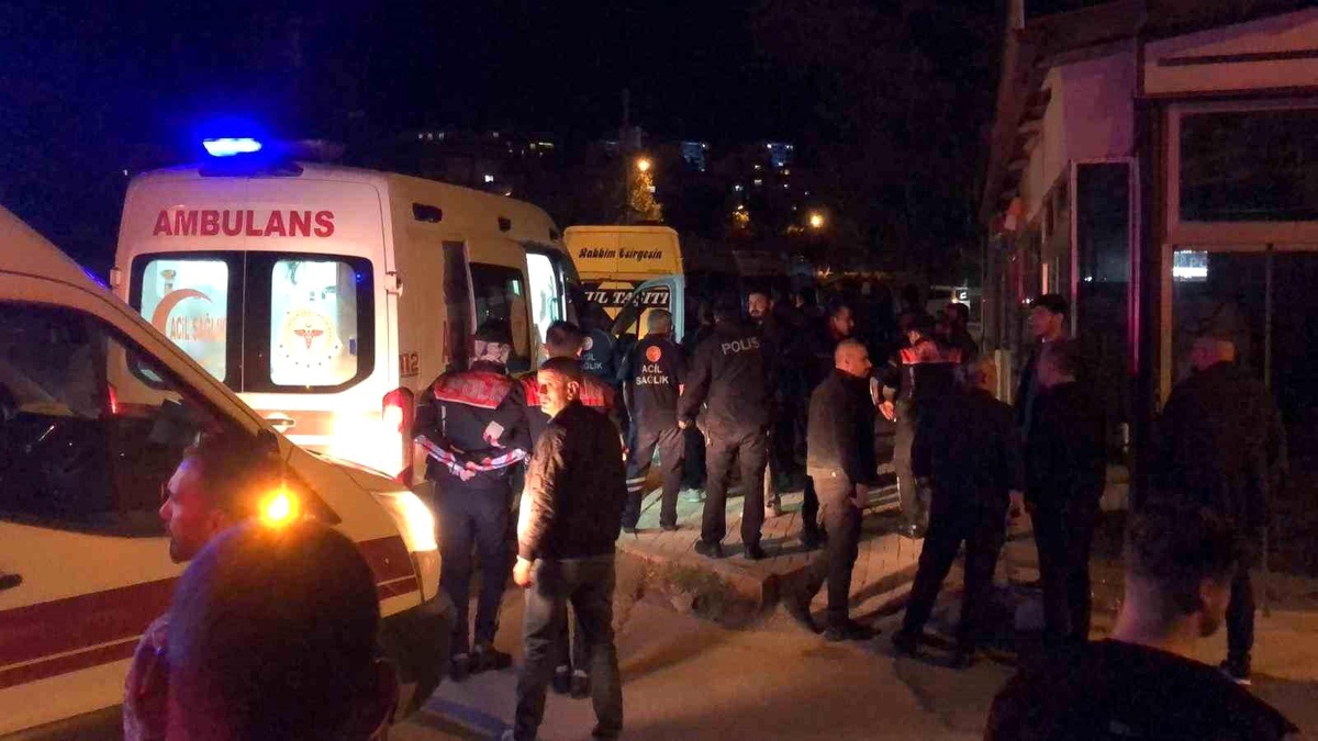 Elazığ'da Sopalı Kavga: 3 Yaralı