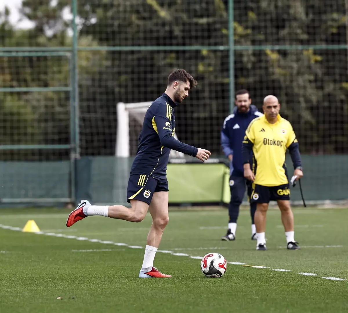 Fenerbahçe, Antalyaspor Maçına Hazırlanıyor