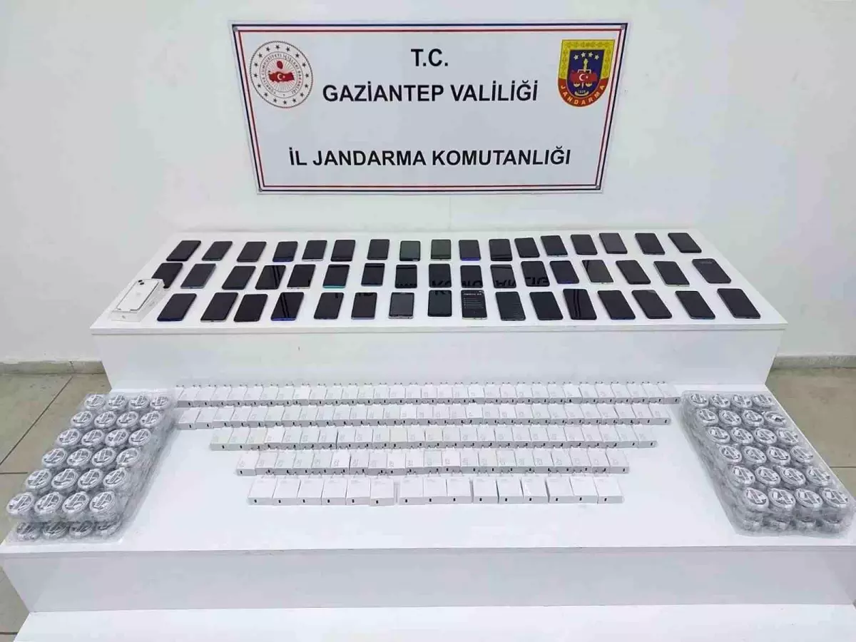 Gaziantep'te 1,3 milyon TL değerinde kaçak telefon ele geçirildi