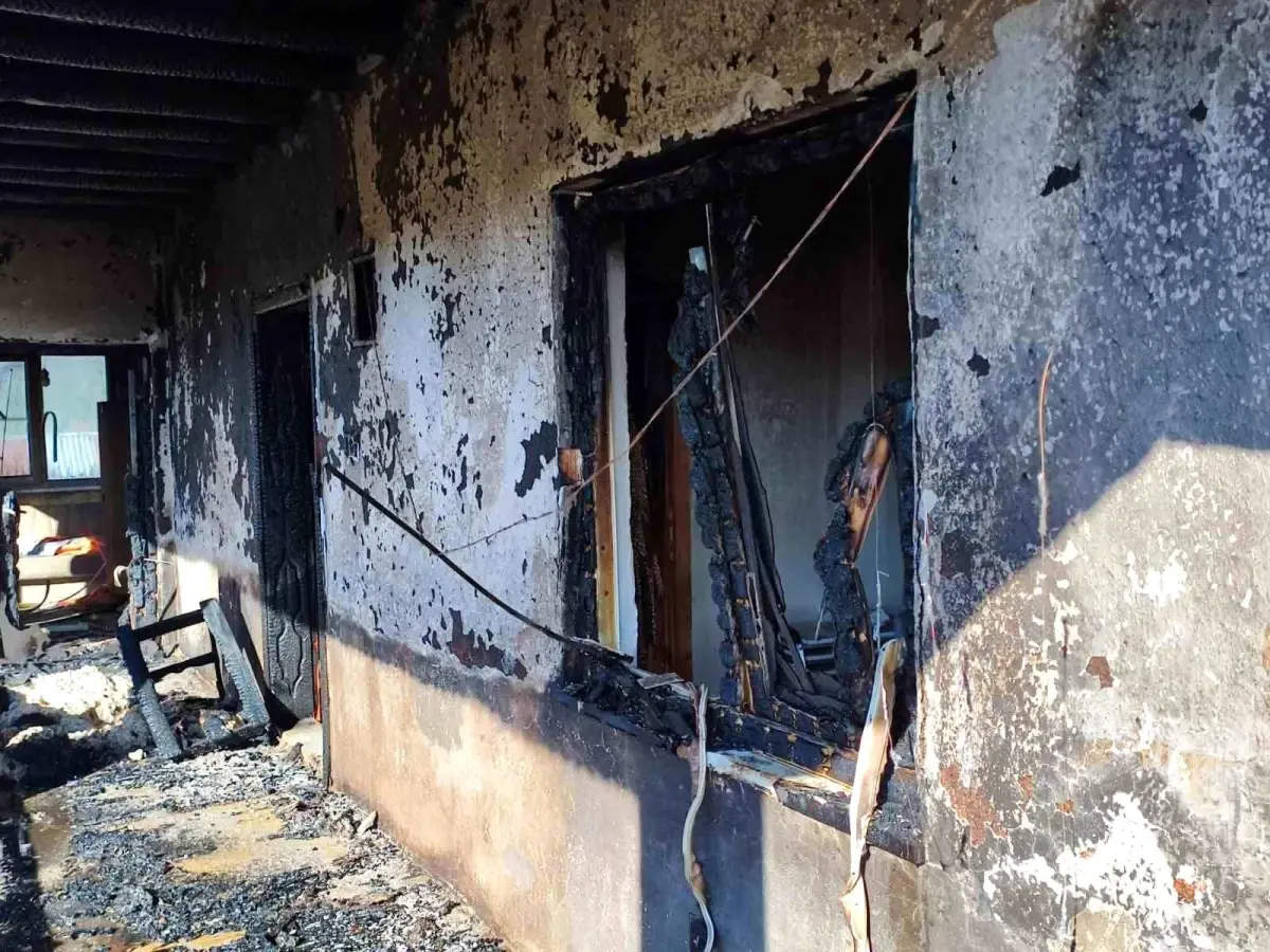 Kahramanmaraş'ta İki Ayrı Ev Yangını: Maddi Hasar Meydana Geldi