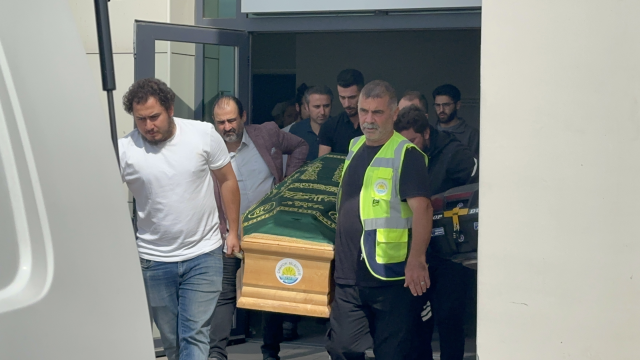 Güllü'nün cenaze programı belli oldu! En yakınının yanına defnedilecek Güllü'nün cenaze programı belli oldu! En yakınının yanına defnedilecek