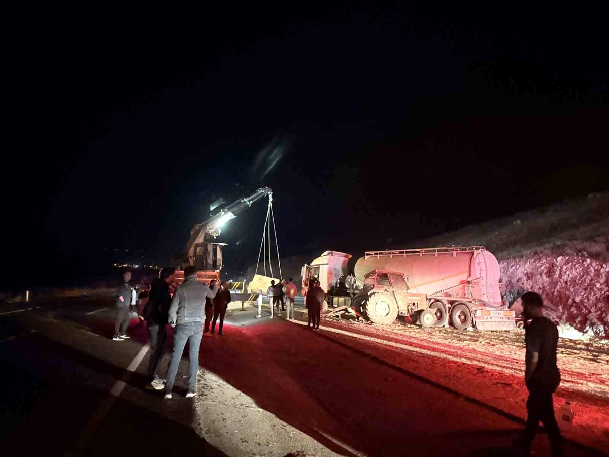 Iğdır-Doğubayazıt Karayolunda Trafik Kazası: 3 Yaralı