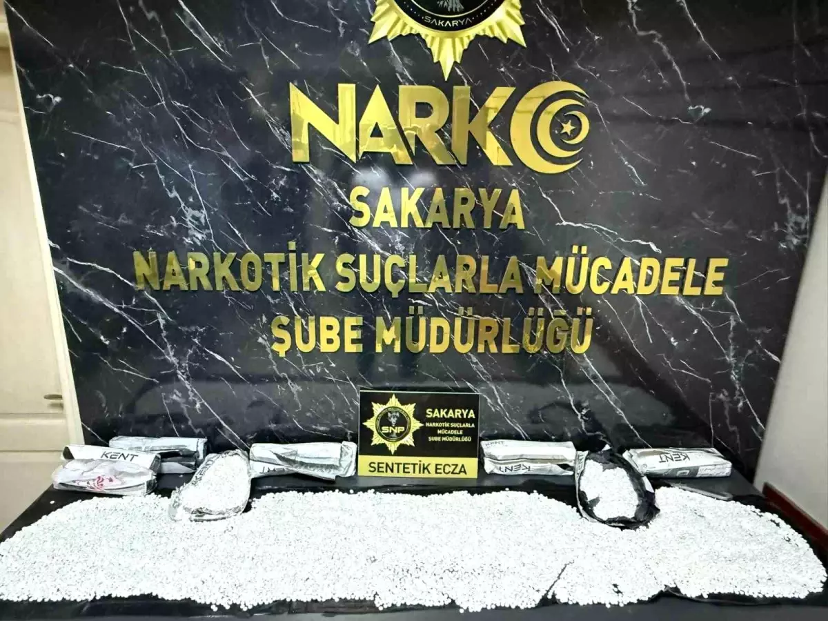 Sakarya'da Uyuşturucu Operasyonu: 50 Bin Sentetik Ecza Ele Geçirildi